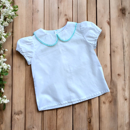 Camicia bianca con colletto alla bebè estiva con profilo a quadretti menta