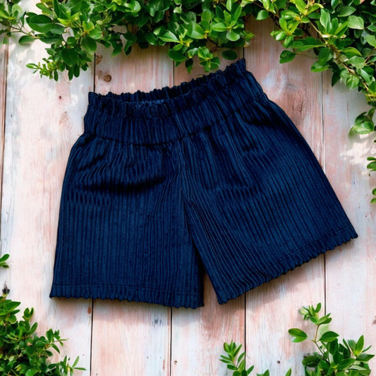 Shorts in velluto blu a coste larghe con rouche