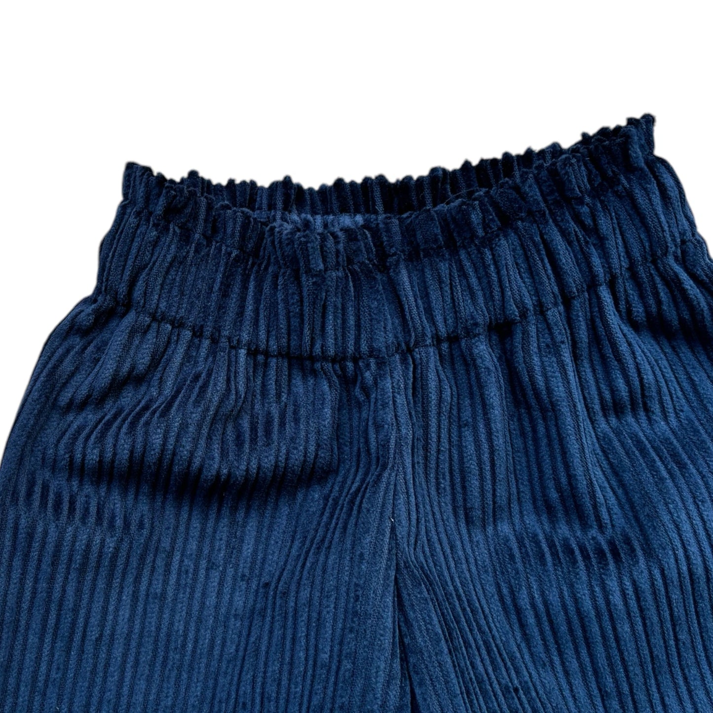 Shorts in velluto blu a coste larghe con rouche