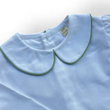 Camicia bianca con colletto alla bebè con profilo salvia